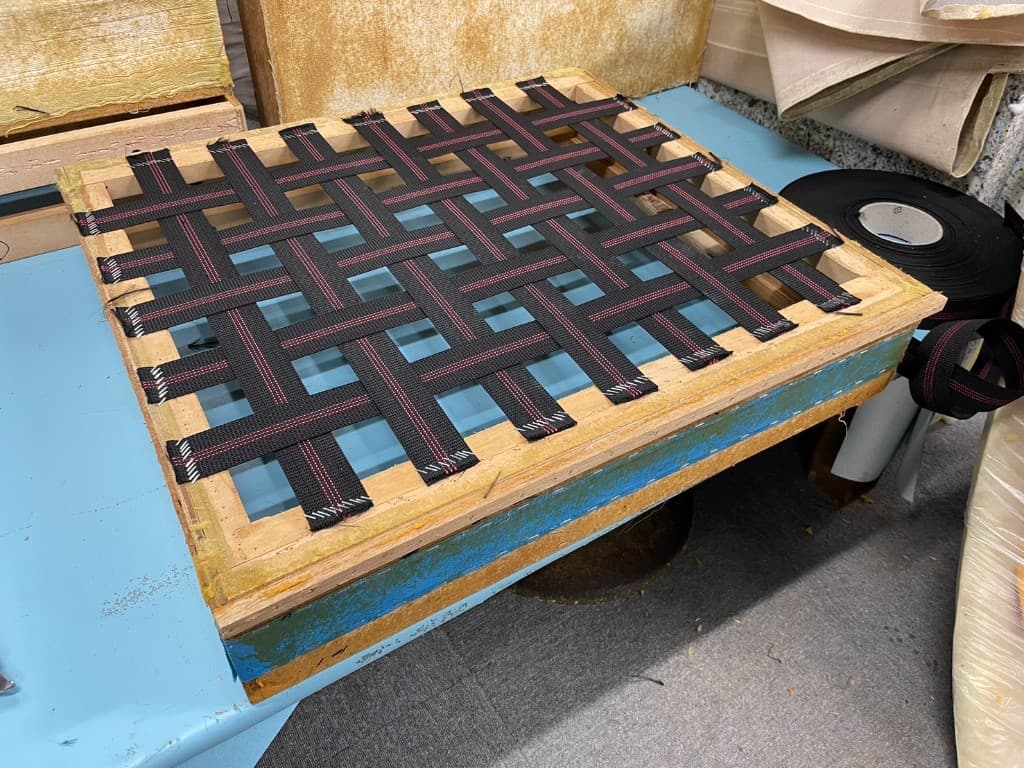 ソファ張り替え作業の経過画像(7)